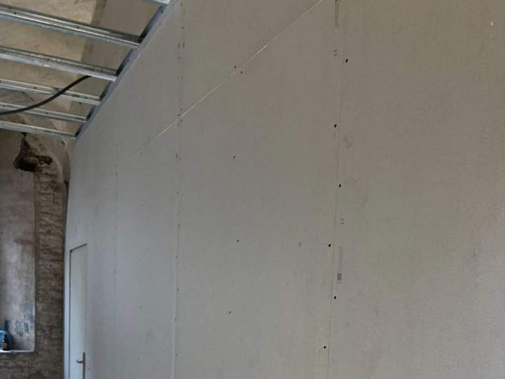Peaufinez votre intérieur avec des finitions plâtre.